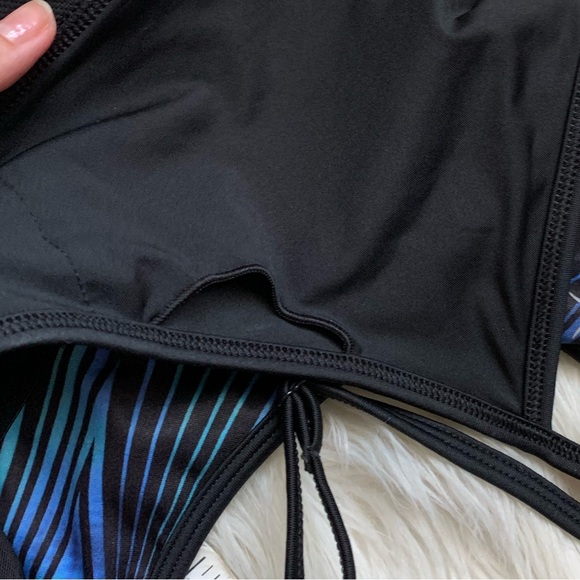 Sport Bra - Picture 7 of 9